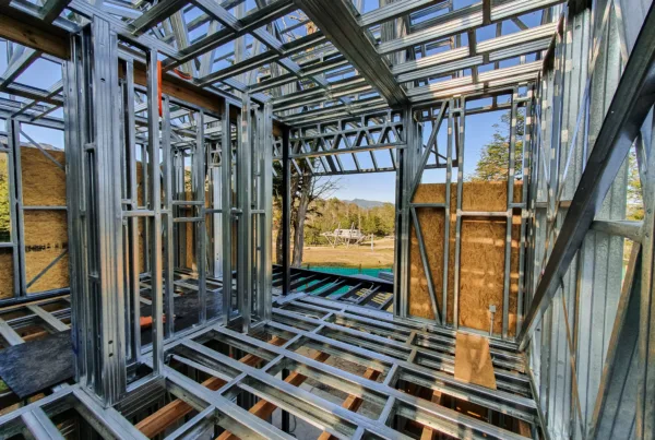 El Refugio under construction