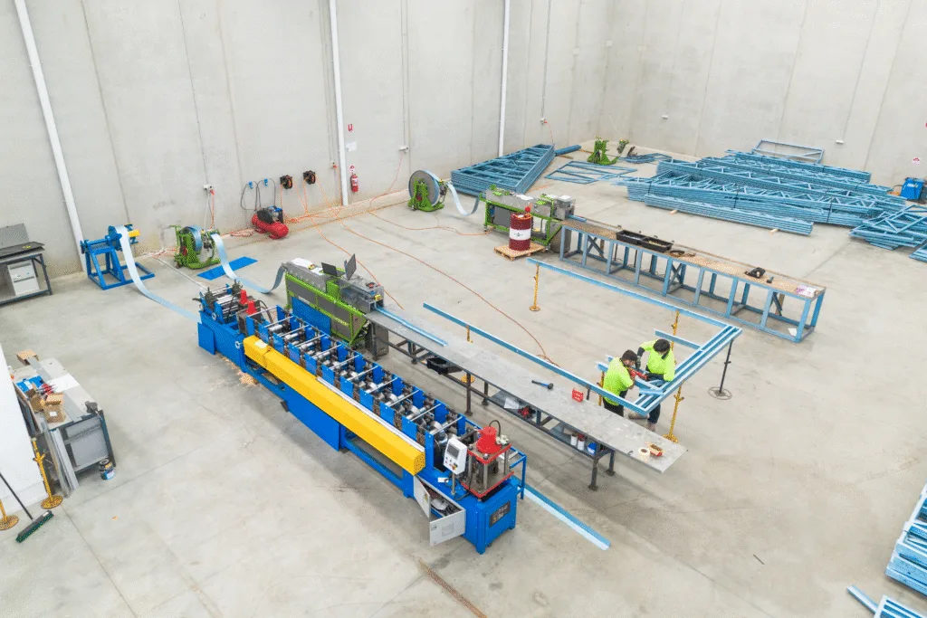 ISG Factory-9 - Scottsdale Construction Systems Steel framing Roll forming Steel framing machines Roll forming technology Cold-formed steel wall panels Cold-formed steel trusses Steel framed buildings Steel framing Roll forming machines Steel framing connections Roll forming steel framing members Cold-formed steel members