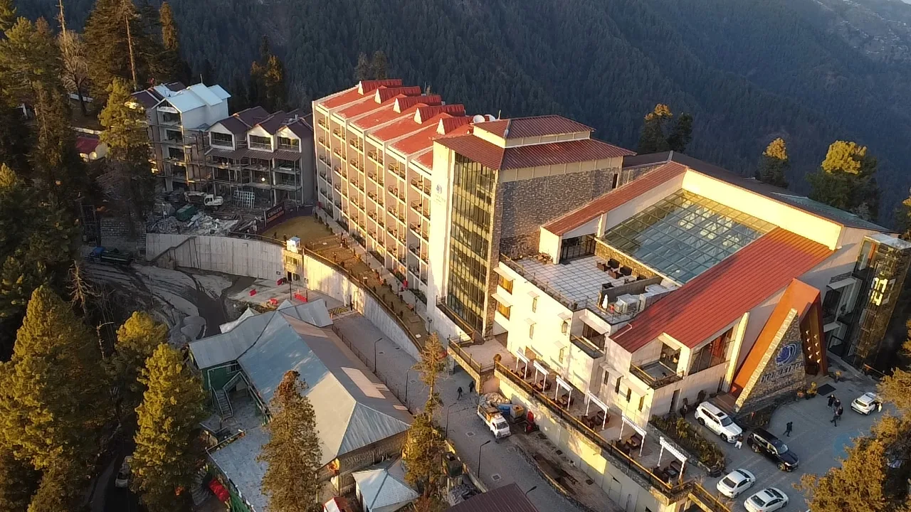 Roll forming Steel framing Light-gauge steel Mid-rise Wind design Snow design Seismic design Commercial light-gauge steel project Mid-rise steel-framed building Chalets at Double Tree by Hilton