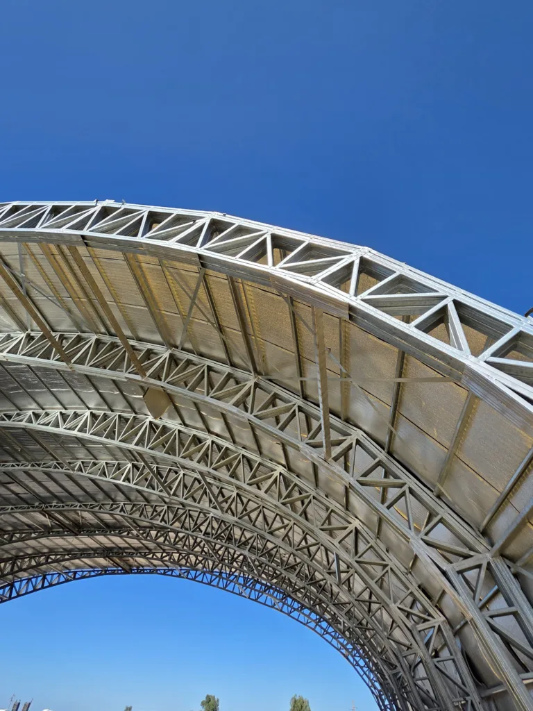 x9 - Scottsdale Construction Systems Curvilinear modular cold-formed steel commercial structure produced using Scotpanel 7090G1 advanced roll forming platform, developed and produced using Scotpanel 7090G1.